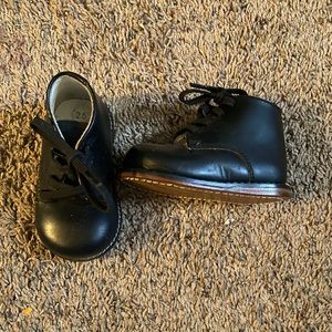 Navy blue baby walking shoes, size 2 1/2 eee.